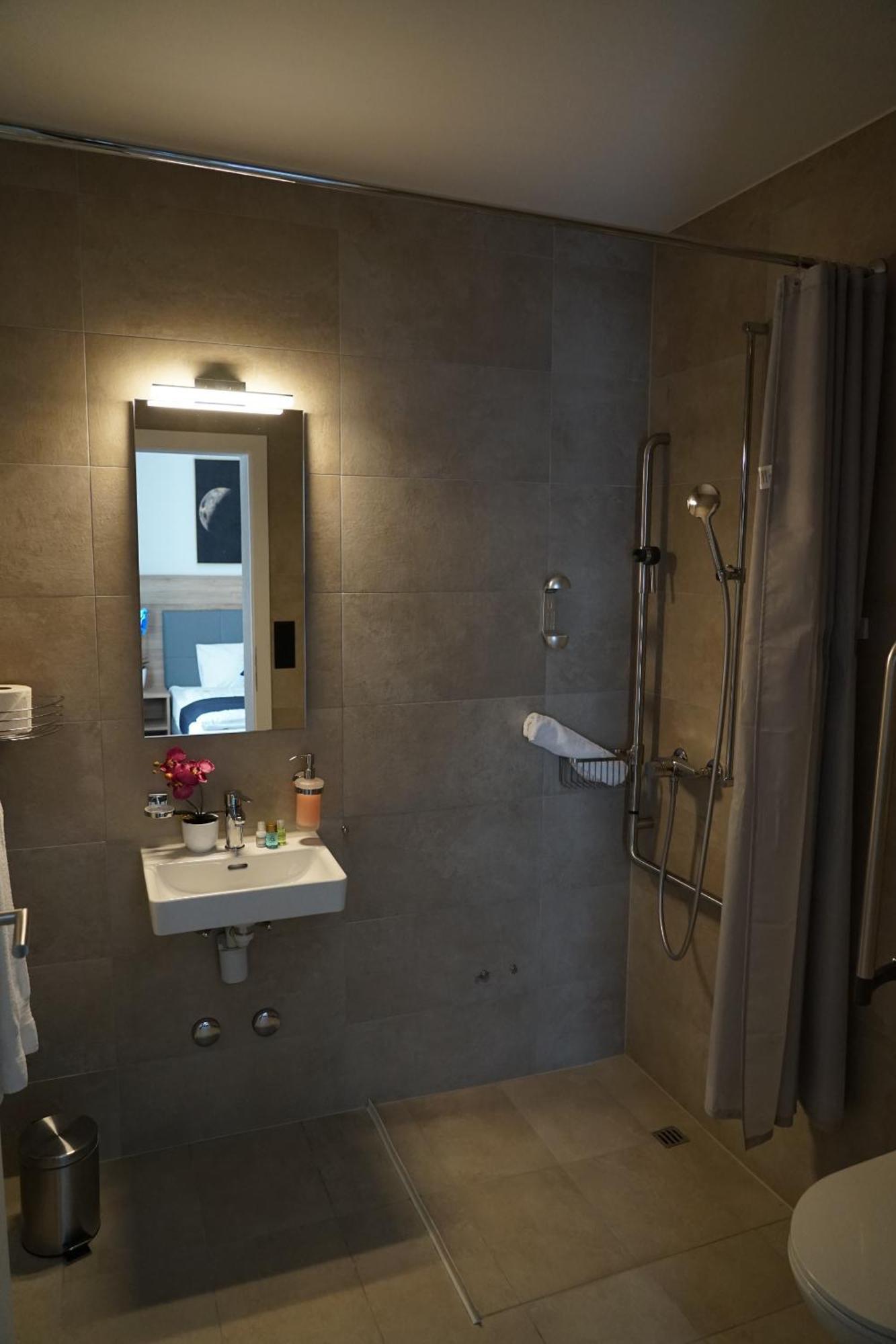Perron 10 Centra Hotel فينترتور المظهر الخارجي الصورة